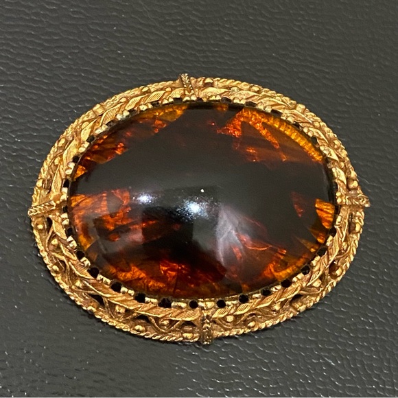 Vintage Baltic Amber Oval Cabochon Ornate Gold-tone Brooch 31.3g - Picture 4 of 12